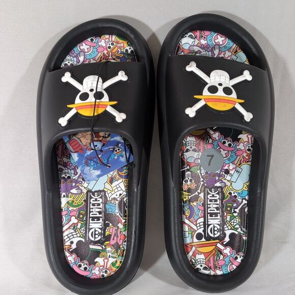 Onepiece Collage Skull & Crossbones Graphic EVA Slides Sandals Men’s 7 (Unisex) main image 6